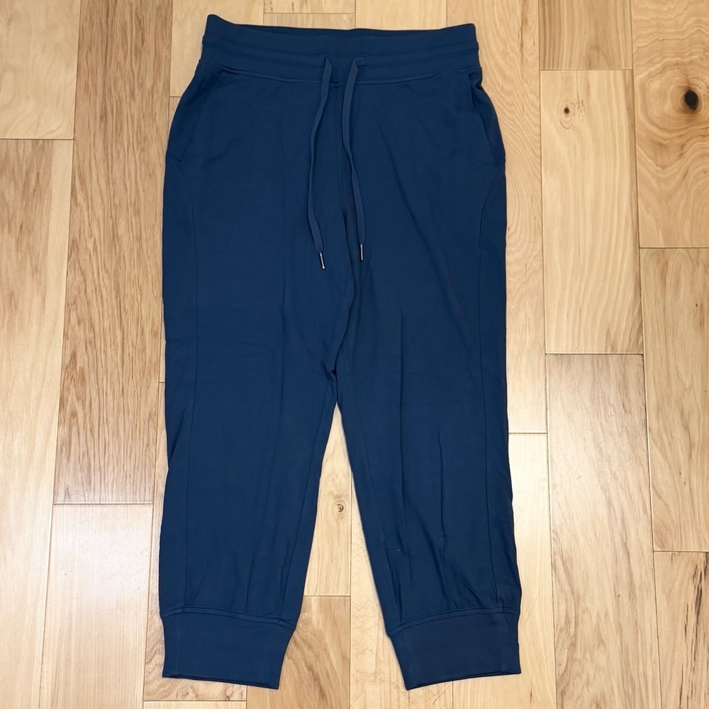 LIKE NEW Lululemon Women’s Ready to Rulu High-Rise Cropped Jogger